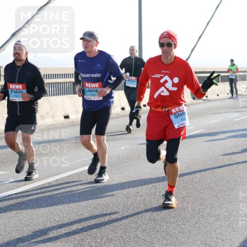03.10.2025 - Köhlbrandbrückenlauf Strokosch-Dieckow http://msf.ph/oto/9102682 03.10.2025 09:25:01 Position 1 2661, 1250, 335, 3625 meine-sportfotos.de
