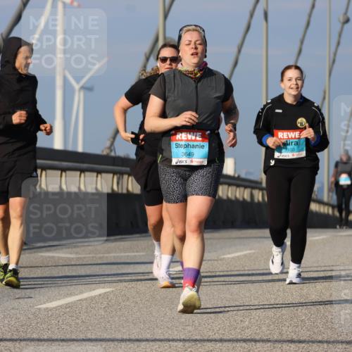 03.10.2025 - Köhlbrandbrückenlauf Strokosch-Dieckow http://msf.ph/oto/9102713 03.10.2025 10:09:25 Position 2 3649, 3103 meine-sportfotos.de