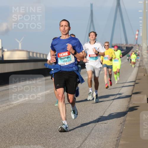 03.10.2025 - Köhlbrandbrückenlauf Lena Gebhardt http://msf.ph/oto/9102745 03.10.2025 09:37:42 Position 2 1032 meine-sportfotos.de