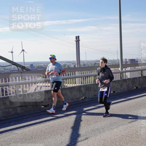 03.10.2025 - Köhlbrandbrückenlauf Michael Burmester http://msf.ph/oto/9102748 03.10.2025 12:47:34 Position 2  meine-sportfotos.de