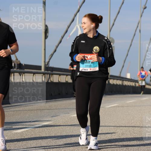 03.10.2025 - Köhlbrandbrückenlauf Strokosch-Dieckow http://msf.ph/oto/9102760 03.10.2025 10:09:31 Position 2 3103 meine-sportfotos.de