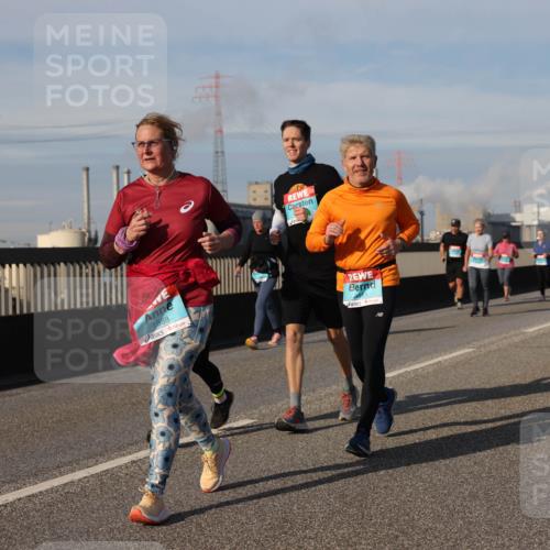 03.10.2025 - Köhlbrandbrückenlauf Lena Gebhardt http://msf.ph/oto/9102764 03.10.2025 10:12:02 Position 2 1988 meine-sportfotos.de