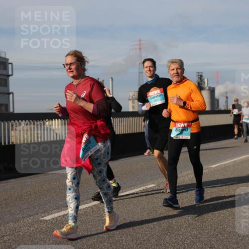 03.10.2025 - Köhlbrandbrückenlauf Lena Gebhardt http://msf.ph/oto/9102774 03.10.2025 10:12:03 Position 2 1988, 3553 meine-sportfotos.de