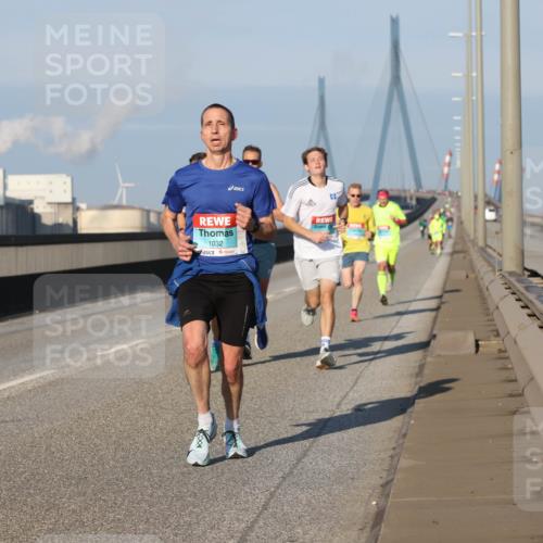 03.10.2025 - Köhlbrandbrückenlauf Lena Gebhardt http://msf.ph/oto/9102778 03.10.2025 09:37:42 Position 2 1032 meine-sportfotos.de