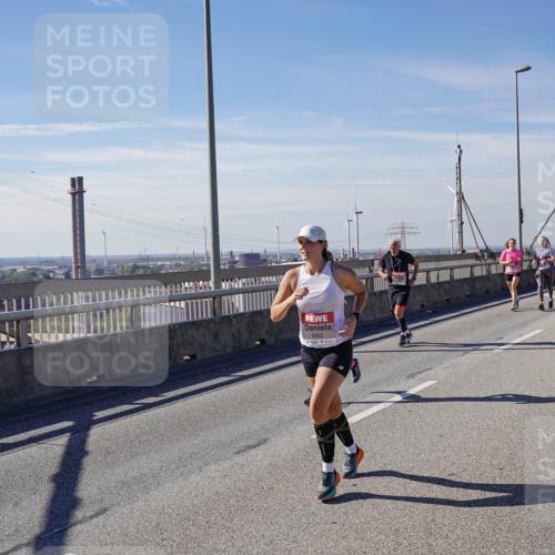 03.10.2025 - Köhlbrandbrückenlauf Michael Burmester http://msf.ph/oto/9102796 03.10.2025 12:47:35 Position 2  meine-sportfotos.de