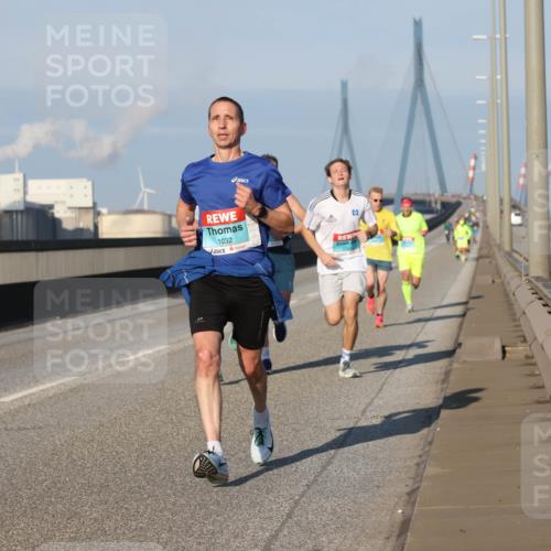 03.10.2025 - Köhlbrandbrückenlauf Lena Gebhardt http://msf.ph/oto/9102799 03.10.2025 09:37:42 Position 2 1032 meine-sportfotos.de
