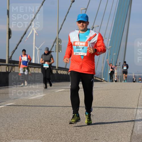 03.10.2025 - Köhlbrandbrückenlauf Strokosch-Dieckow http://msf.ph/oto/9102849 03.10.2025 10:09:49 Position 2 2306 meine-sportfotos.de