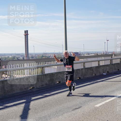 03.10.2025 - Köhlbrandbrückenlauf Michael Burmester http://msf.ph/oto/9102853 03.10.2025 12:47:37 Position 2  meine-sportfotos.de