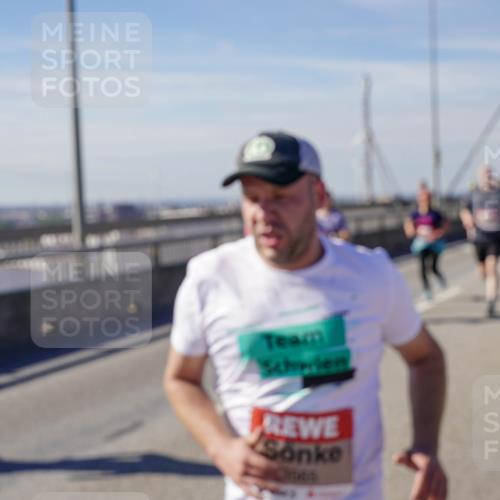 03.10.2025 - Köhlbrandbrückenlauf Michael Burmester http://msf.ph/oto/9102868 03.10.2025 12:47:38 Position 2  meine-sportfotos.de