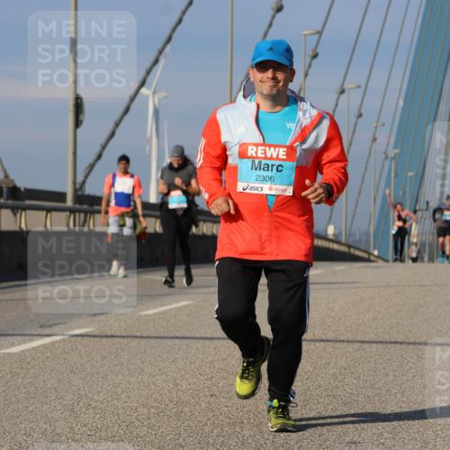 03.10.2025 - Köhlbrandbrückenlauf Strokosch-Dieckow http://msf.ph/oto/9102899 03.10.2025 10:09:49 Position 2 2306 meine-sportfotos.de