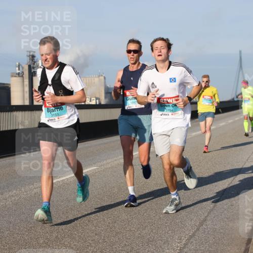 03.10.2025 - Köhlbrandbrückenlauf Lena Gebhardt http://msf.ph/oto/9102903 03.10.2025 09:37:45 Position 2 3153, 1017, 3154 meine-sportfotos.de