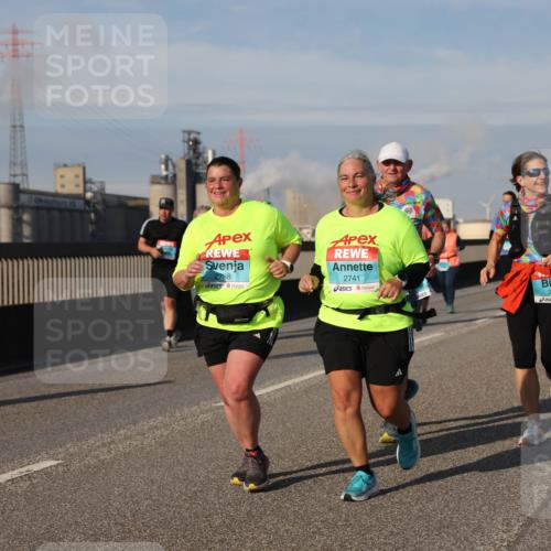 03.10.2025 - Köhlbrandbrückenlauf Lena Gebhardt http://msf.ph/oto/9102907 03.10.2025 10:12:05 Position 2 2788, 2741, 2600 meine-sportfotos.de