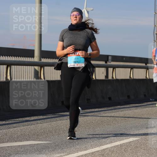 03.10.2025 - Köhlbrandbrückenlauf Strokosch-Dieckow http://msf.ph/oto/9102909 03.10.2025 10:09:56 Position 2 3824 meine-sportfotos.de