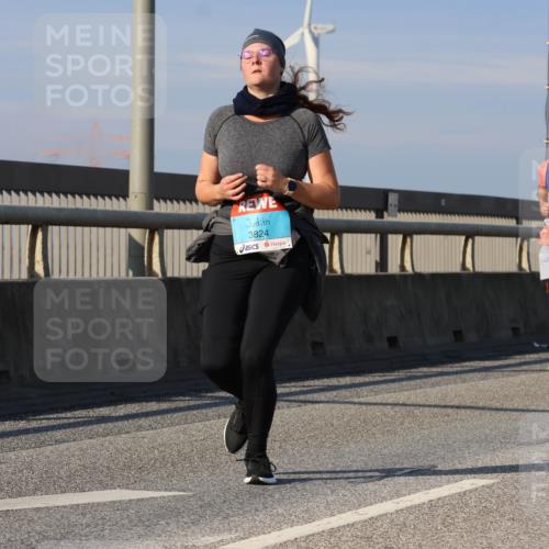 03.10.2025 - Köhlbrandbrückenlauf Strokosch-Dieckow http://msf.ph/oto/9102914 03.10.2025 10:09:56 Position 2 3824 meine-sportfotos.de