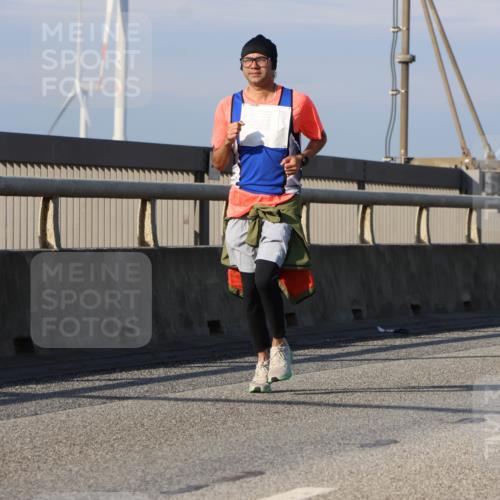 03.10.2025 - Köhlbrandbrückenlauf Strokosch-Dieckow http://msf.ph/oto/9102920 03.10.2025 10:09:58 Position 2  meine-sportfotos.de