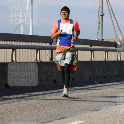 03.10.2025 - Köhlbrandbrückenlauf Strokosch-Dieckow http://msf.ph/oto/9102925 03.10.2025 10:09:58 Position 2  meine-sportfotos.de