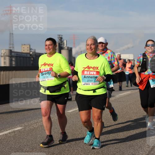 03.10.2025 - Köhlbrandbrückenlauf Lena Gebhardt http://msf.ph/oto/9102926 03.10.2025 10:12:06 Position 2 2738, 2741, 2600 meine-sportfotos.de