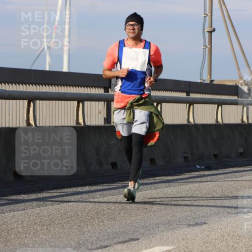 03.10.2025 - Köhlbrandbrückenlauf Strokosch-Dieckow http://msf.ph/oto/9102930 03.10.2025 10:09:58 Position 2  meine-sportfotos.de