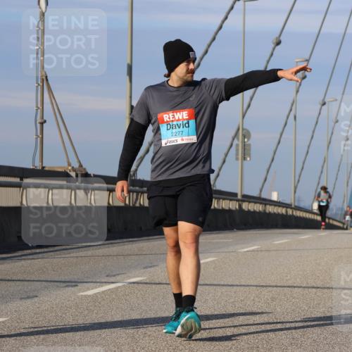03.10.2025 - Köhlbrandbrückenlauf Strokosch-Dieckow http://msf.ph/oto/9102933 03.10.2025 10:10:28 Position 2 2277 meine-sportfotos.de