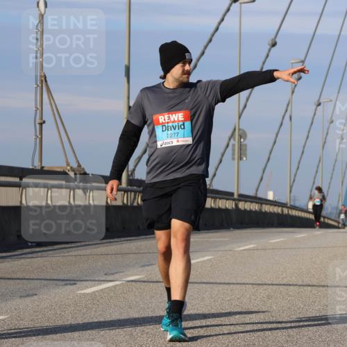 03.10.2025 - Köhlbrandbrückenlauf Strokosch-Dieckow http://msf.ph/oto/9102940 03.10.2025 10:10:29 Position 2 2277 meine-sportfotos.de