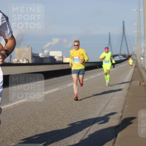 03.10.2025 - Köhlbrandbrückenlauf Lena Gebhardt http://msf.ph/oto/9102951 03.10.2025 09:37:46 Position 2  meine-sportfotos.de