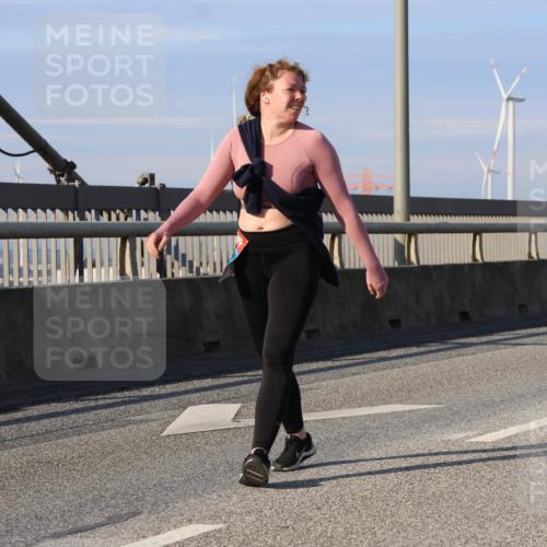 03.10.2025 - Köhlbrandbrückenlauf Strokosch-Dieckow http://msf.ph/oto/9102953 03.10.2025 10:10:30 Position 2  meine-sportfotos.de