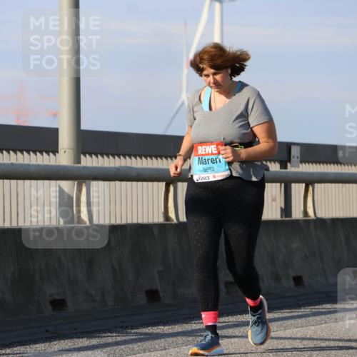 03.10.2025 - Köhlbrandbrückenlauf Strokosch-Dieckow http://msf.ph/oto/9102960 03.10.2025 10:10:53 Position 2 3692 meine-sportfotos.de