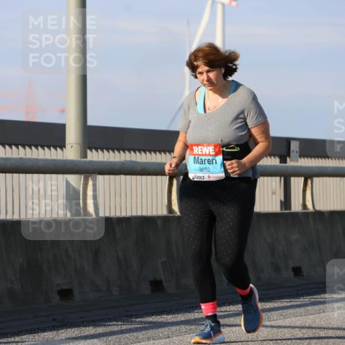 03.10.2025 - Köhlbrandbrückenlauf Strokosch-Dieckow http://msf.ph/oto/9102963 03.10.2025 10:10:53 Position 2 3692 meine-sportfotos.de