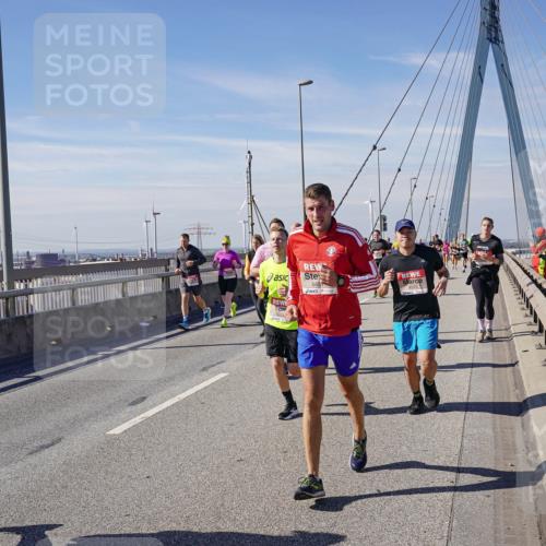 03.10.2025 - Köhlbrandbrückenlauf Michael Burmester http://msf.ph/oto/9102966 03.10.2025 12:47:42 Position 2 645, 5229 meine-sportfotos.de