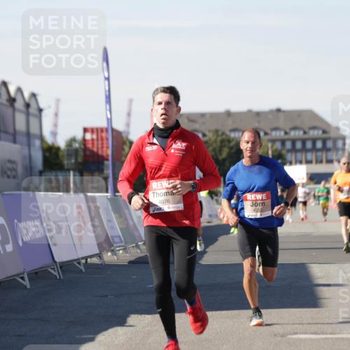 03.10.2025 - Köhlbrandbrückenlauf Jannik Wohlers http://msf.ph/oto/9102967 03.10.2025 12:57:37 Ziel 4032, 4076, 4105, 4518, 6020, 6122, 6767, 6809 meine-sportfotos.de