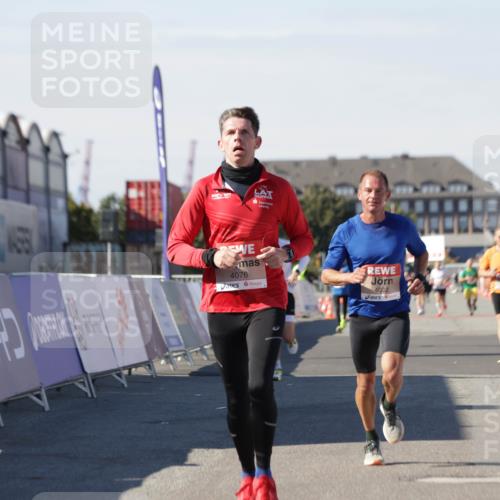 03.10.2025 - Köhlbrandbrückenlauf Jannik Wohlers http://msf.ph/oto/9102980 03.10.2025 12:57:37 Ziel 4032, 4076, 4105, 4518, 6020, 6122, 6767, 6809 meine-sportfotos.de