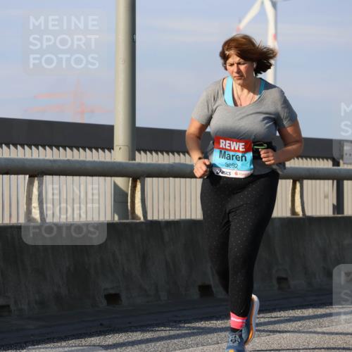 03.10.2025 - Köhlbrandbrückenlauf Strokosch-Dieckow http://msf.ph/oto/9102990 03.10.2025 10:10:53 Position 2 3692 meine-sportfotos.de