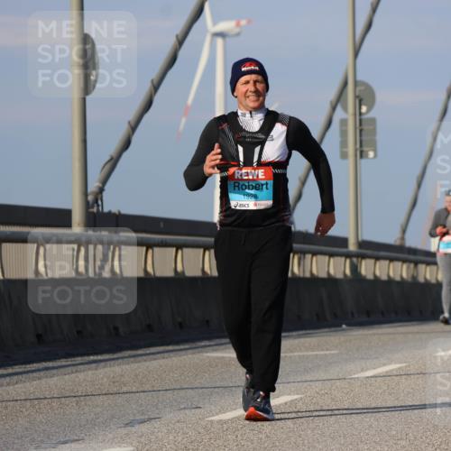 03.10.2025 - Köhlbrandbrückenlauf Strokosch-Dieckow http://msf.ph/oto/9103012 03.10.2025 10:10:59 Position 2 1928 meine-sportfotos.de