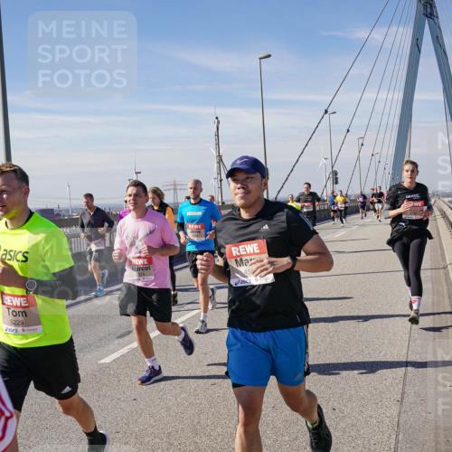 03.10.2025 - Köhlbrandbrückenlauf Michael Burmester http://msf.ph/oto/9103017 03.10.2025 12:47:43 Position 2 5874, 5229, 45 meine-sportfotos.de