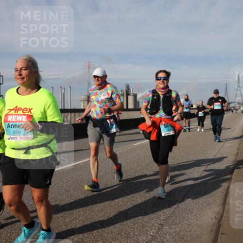 03.10.2025 - Köhlbrandbrückenlauf Lena Gebhardt http://msf.ph/oto/9103032 03.10.2025 10:12:07 Position 2 2738, 2741, 2600 meine-sportfotos.de