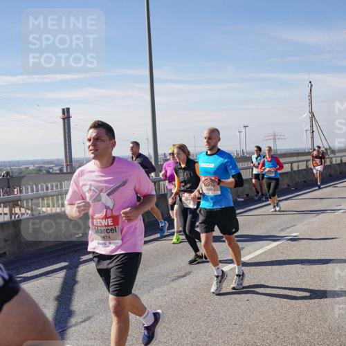 03.10.2025 - Köhlbrandbrückenlauf Michael Burmester http://msf.ph/oto/9103037 03.10.2025 12:47:44 Position 2 5874, 4189 meine-sportfotos.de