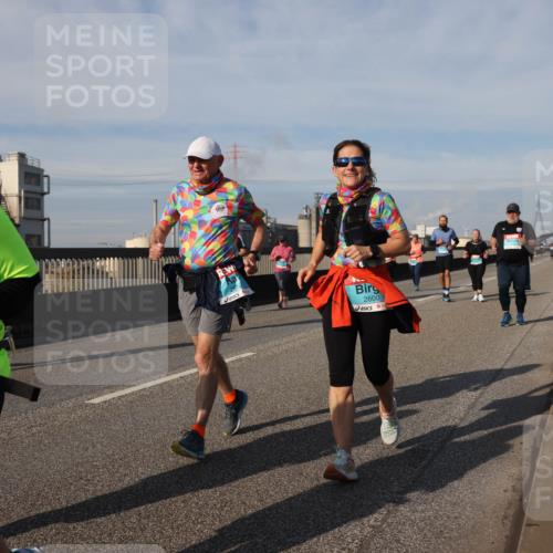 03.10.2025 - Köhlbrandbrückenlauf Lena Gebhardt http://msf.ph/oto/9103040 03.10.2025 10:12:07 Position 2 2741, 2600 meine-sportfotos.de