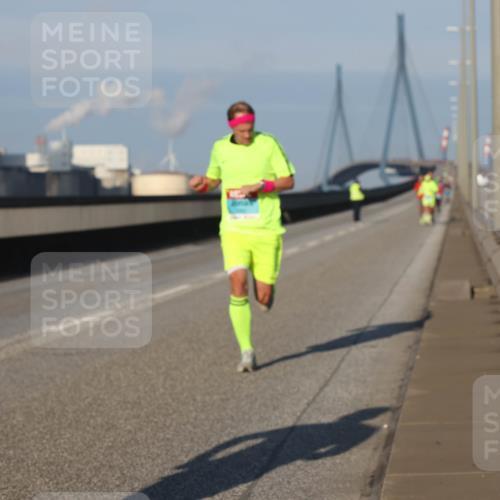 03.10.2025 - Köhlbrandbrückenlauf Lena Gebhardt http://msf.ph/oto/9103044 03.10.2025 09:37:48 Position 2  meine-sportfotos.de
