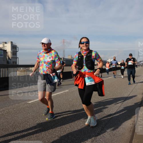 03.10.2025 - Köhlbrandbrückenlauf Lena Gebhardt http://msf.ph/oto/9103048 03.10.2025 10:12:08 Position 2 2600 meine-sportfotos.de