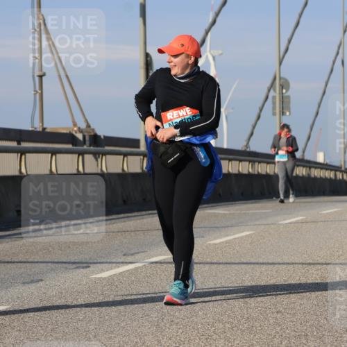 03.10.2025 - Köhlbrandbrückenlauf Strokosch-Dieckow http://msf.ph/oto/9103050 03.10.2025 10:11:04 Position 2 1928 meine-sportfotos.de