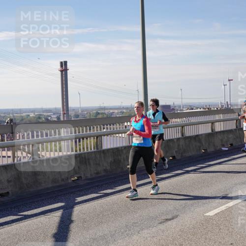 03.10.2025 - Köhlbrandbrückenlauf Michael Burmester http://msf.ph/oto/9103068 03.10.2025 12:47:46 Position 2  meine-sportfotos.de