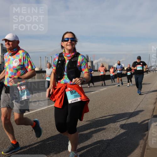 03.10.2025 - Köhlbrandbrückenlauf Lena Gebhardt http://msf.ph/oto/9103082 03.10.2025 10:12:08 Position 2 2652, 2600 meine-sportfotos.de