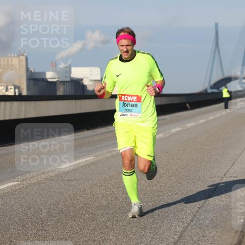 03.10.2025 - Köhlbrandbrückenlauf Lena Gebhardt http://msf.ph/oto/9103084 03.10.2025 09:37:49 Position 2 3082 meine-sportfotos.de
