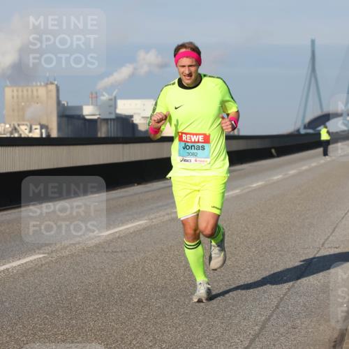 03.10.2025 - Köhlbrandbrückenlauf Lena Gebhardt http://msf.ph/oto/9103095 03.10.2025 09:37:49 Position 2 3082 meine-sportfotos.de