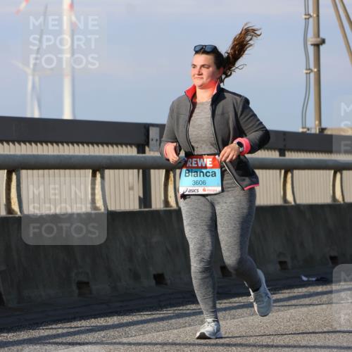 03.10.2025 - Köhlbrandbrückenlauf Strokosch-Dieckow http://msf.ph/oto/9103097 03.10.2025 10:11:15 Position 2 3606 meine-sportfotos.de