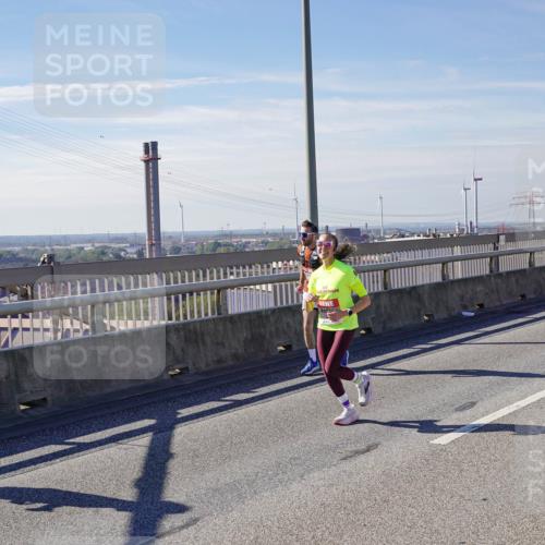 03.10.2025 - Köhlbrandbrückenlauf Michael Burmester http://msf.ph/oto/9103139 03.10.2025 12:47:48 Position 2  meine-sportfotos.de