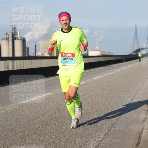 03.10.2025 - Köhlbrandbrückenlauf Lena Gebhardt http://msf.ph/oto/9103147 03.10.2025 09:37:50 Position 2 3082 meine-sportfotos.de