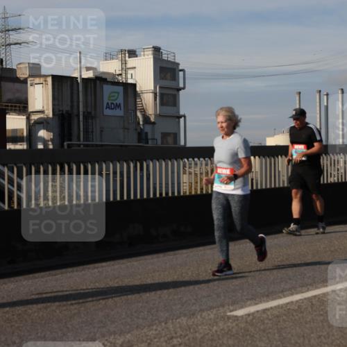 03.10.2025 - Köhlbrandbrückenlauf Lena Gebhardt http://msf.ph/oto/9103152 03.10.2025 10:12:09 Position 2  meine-sportfotos.de