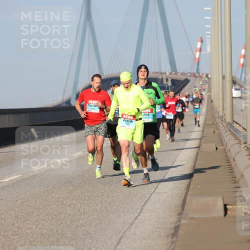 03.10.2025 - Köhlbrandbrückenlauf Lena Gebhardt http://msf.ph/oto/9103154 03.10.2025 09:37:57 Position 2  meine-sportfotos.de