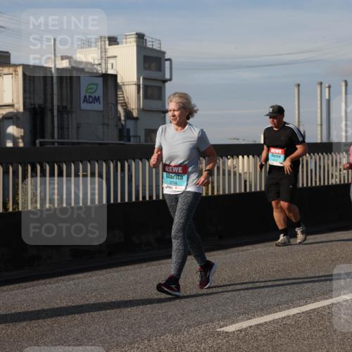 03.10.2025 - Köhlbrandbrückenlauf Lena Gebhardt http://msf.ph/oto/9103160 03.10.2025 10:12:09 Position 2 3298 meine-sportfotos.de